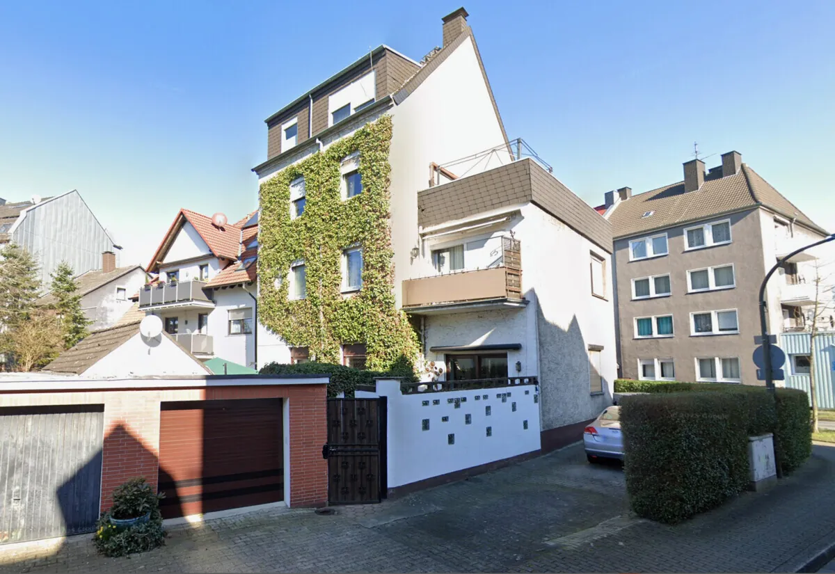 Mehrfamilienhaus mit Garten