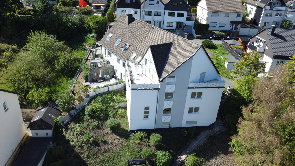 Mehrfamilienhaus im Sauerland, Luftaufnahme