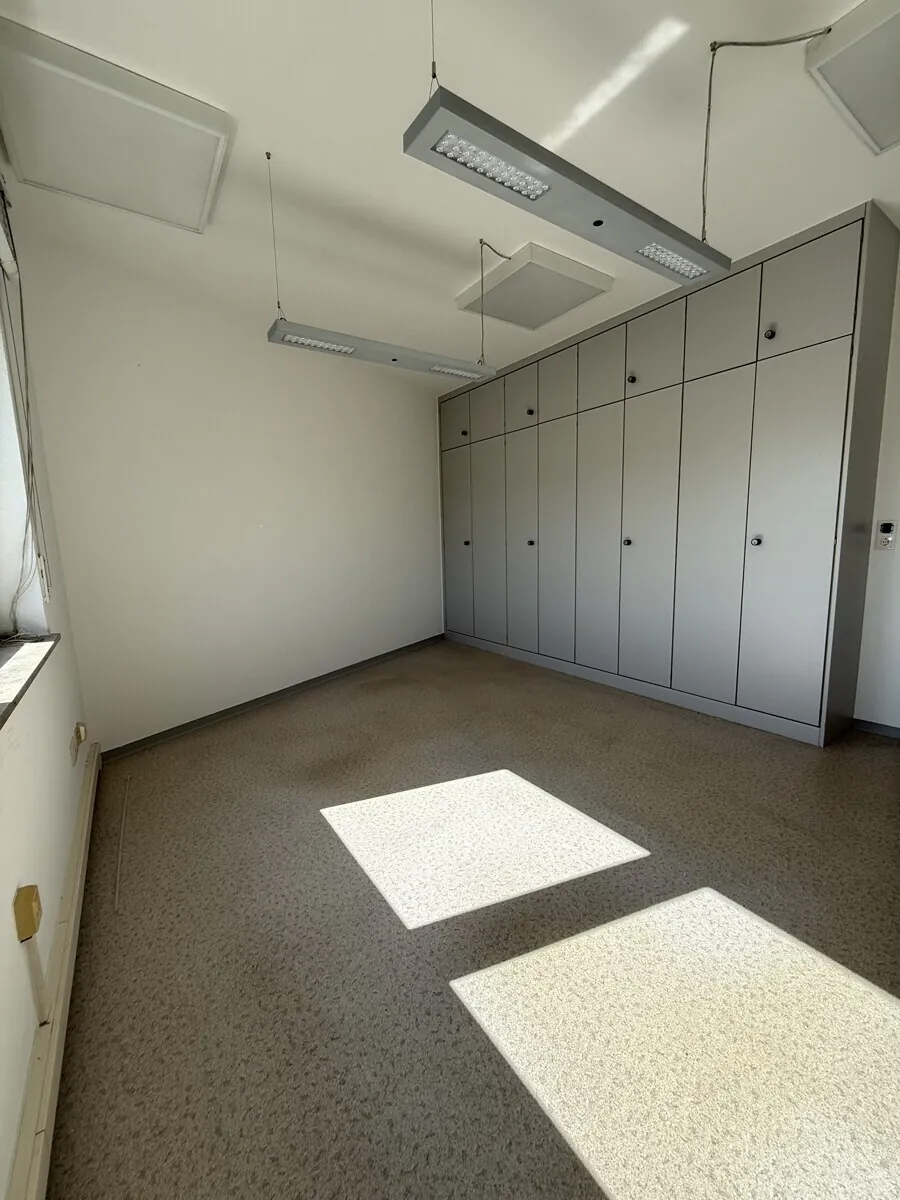 Repräsentative Büro- und Praxisfläche mit Lager, Bild 10
